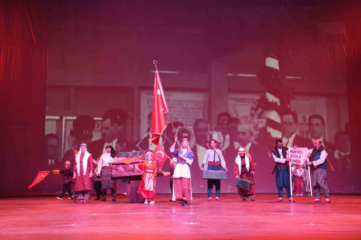 Şehitkamil’de 29 Ekim Coşkusu Cumhuriyet Dansı İle Taçlandı