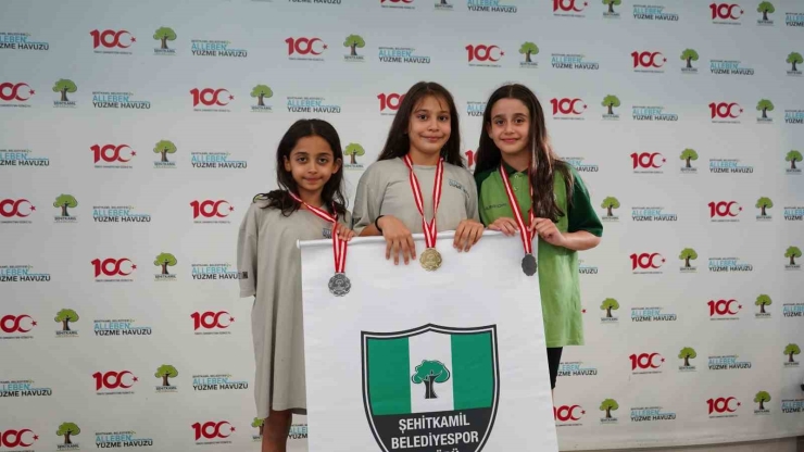 Şehitkamil’de, Kulaçlar Cumhuriyet İçin Atıldı