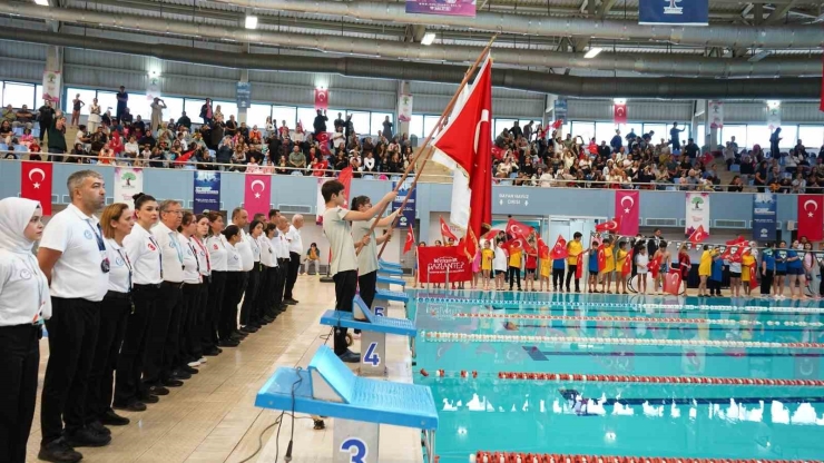 Şehitkamil’de, Kulaçlar Cumhuriyet İçin Atıldı