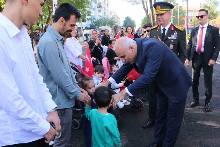 Diyarbakır’da Cumhuriyet Kutlaması