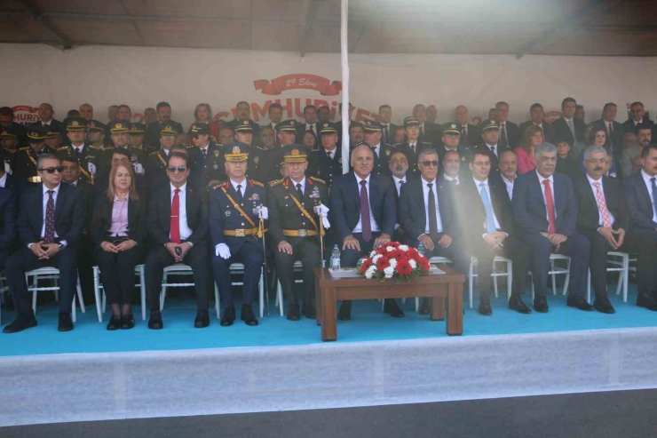 Diyarbakır’da Cumhuriyet Kutlaması