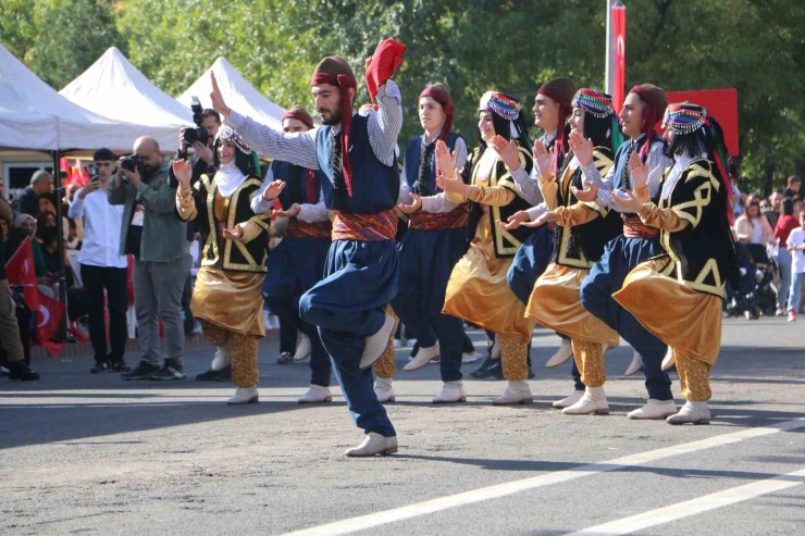 Diyarbakır’da Cumhuriyet Kutlaması