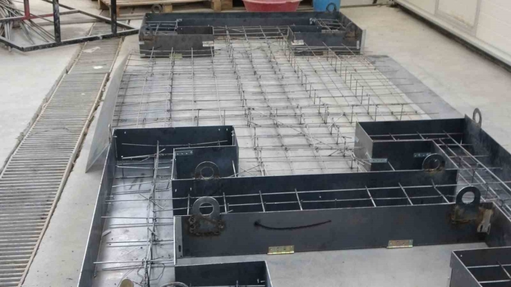 Malatya’da Deprem Enkazı Beton Yola Dönüştü