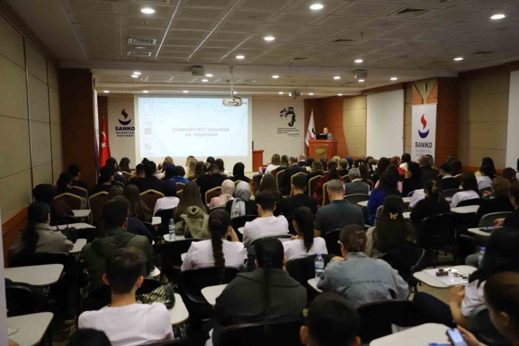 Sanko Üniversitesi’nde Cumhuriyet’in 102’nci Yılı Coşkuyla Kutlandı