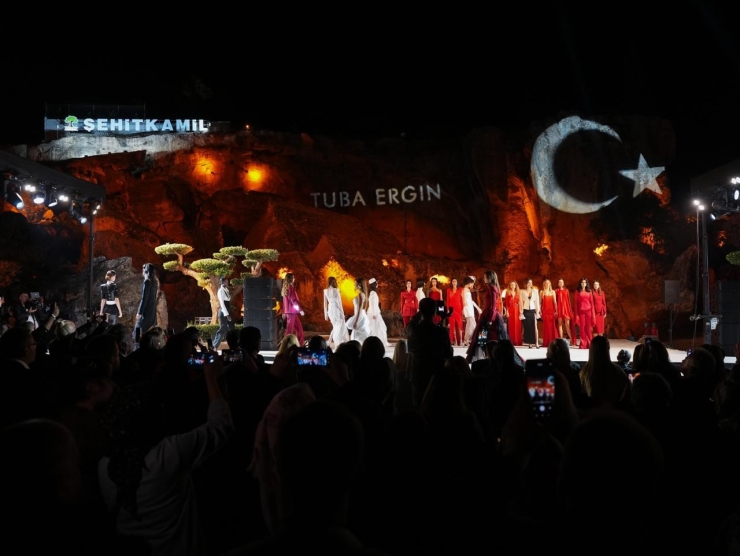 Dülük’te Tarih, Sanat Ve Moda İle Buluştu