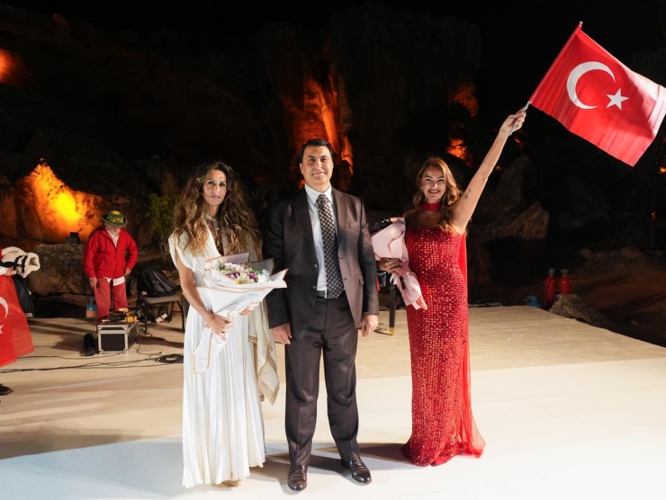 Dülük’te Tarih, Sanat Ve Moda İle Buluştu