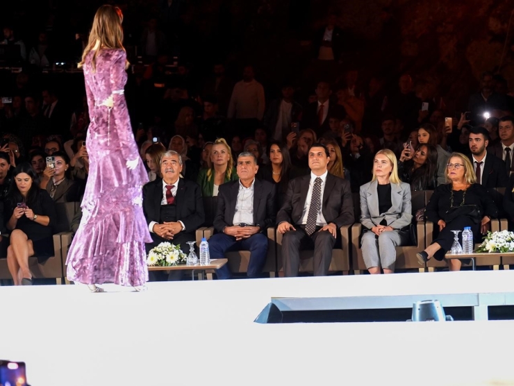 Dülük’te Tarih, Sanat Ve Moda İle Buluştu