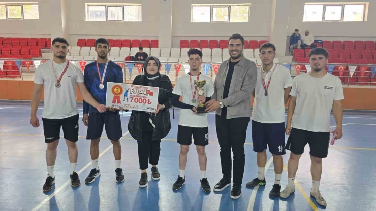 Battalgazi’de 22 Takımın Mücadele Ettiği Turnuva Tamamlandı