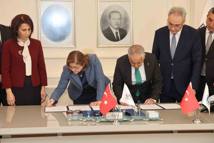 Gaziantep Büyükşehir Akademik Tecrübeden Yararlanmayı Sürdürüyor