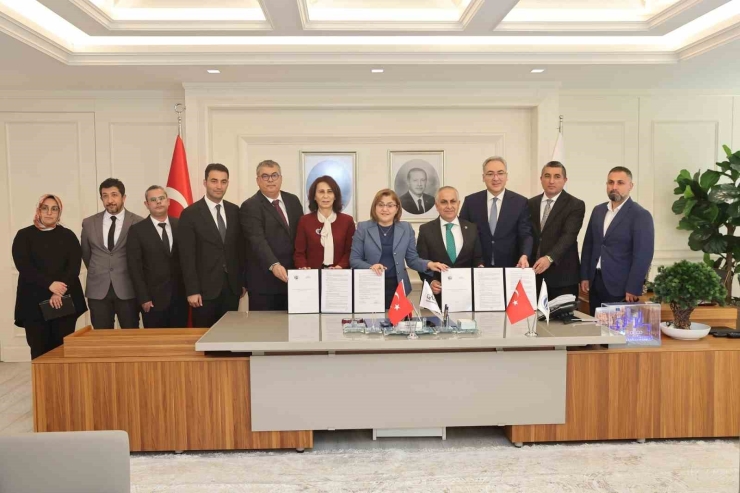 Gaziantep Büyükşehir Akademik Tecrübeden Yararlanmayı Sürdürüyor