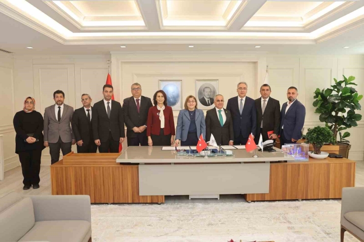 Gaziantep Büyükşehir Akademik Tecrübeden Yararlanmayı Sürdürüyor