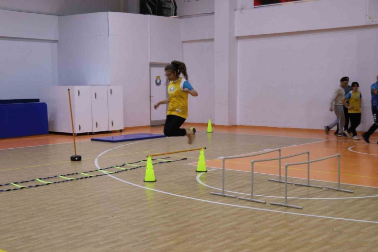 Haliliye Belediyesi’nin Kurslarıyla Gençler Hedefine Ulaşıyor