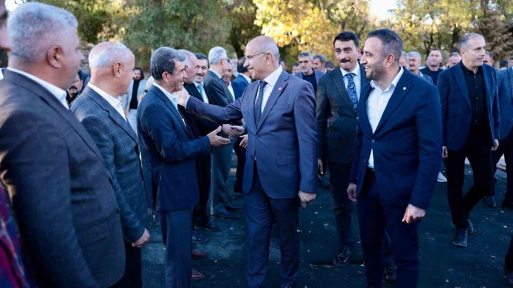 Ak Parti Heyeti Akçadağ’da Muhtarlarla Buluştu