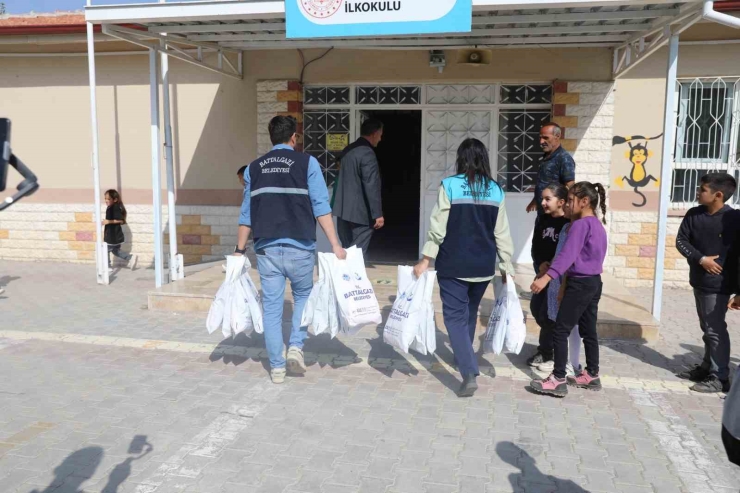 Battalgazi Belediyesi Çocukları Sinemayla Buluşturuyor