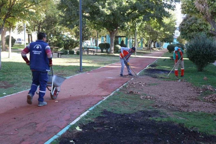 Haliliye Belediyesi İlçedeki Parkları Yeniliyor