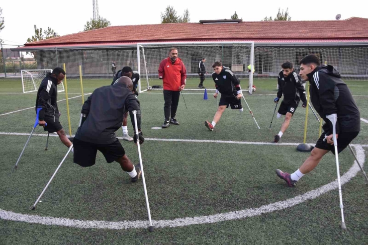 Şahinbey Belediyesi Ampute Futbol Takımı Yeni Sezona Hazırlanıyor