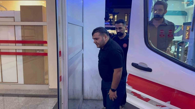 Otomobilin Çarpıştığı 2 Yaya Yaralandı