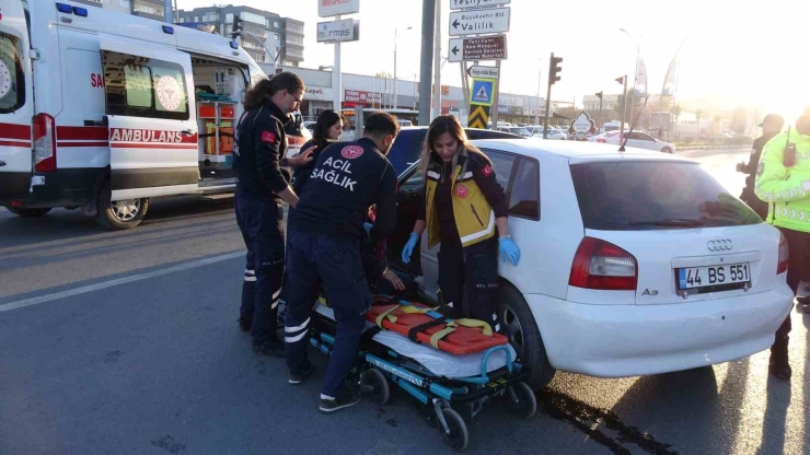 Malatya İki Otomobil Çarpıştı: 1 Yaralı