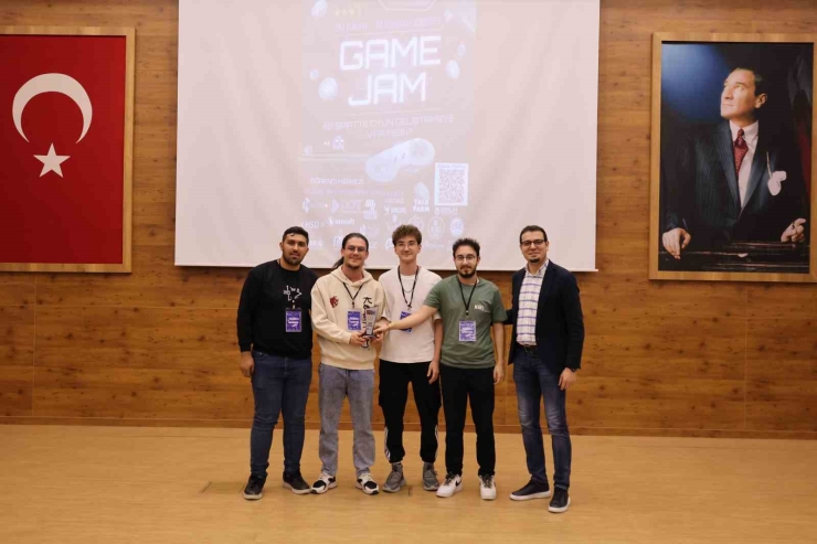 "hkü Game Jam 2025"te 120 Oyun Geliştiricisi Buluştu