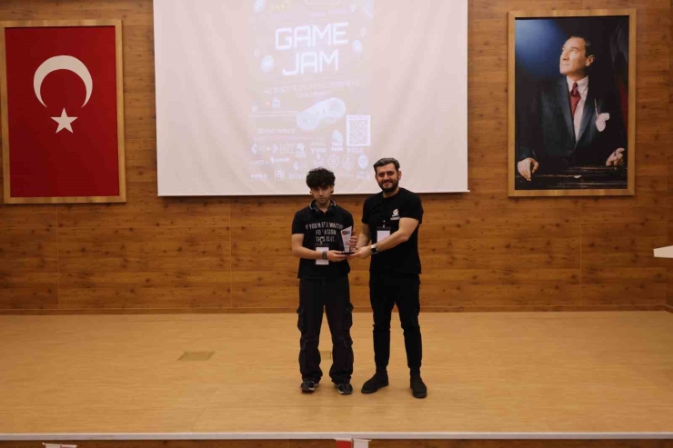 "hkü Game Jam 2025"te 120 Oyun Geliştiricisi Buluştu