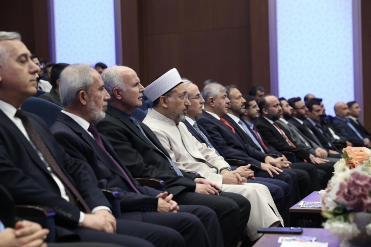 Gibtü-müftülük İşbirliğinde "din Görevlileri Mesleki Eğitim Ve Gelişim Seminerleri Iı" Sertifika Töreni