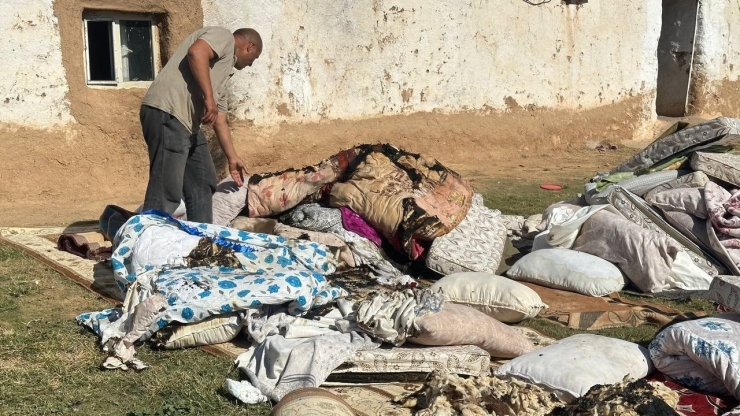 Evdeki Eşyalar Kendi Kendine Alev Alıyor