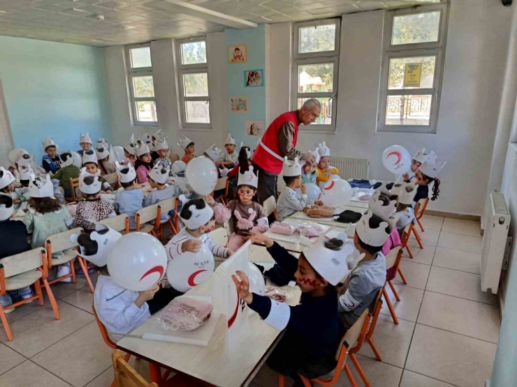 Dicle’de Kızılay Haftası Etkinlikleri