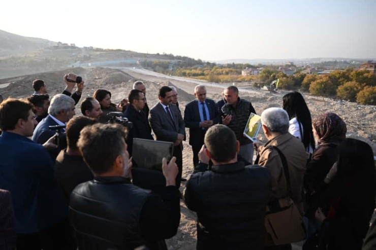 Başkan Taşkın : "battalgazi’nin Her Noktasında Kalıcı Eserler Yükseliyor"