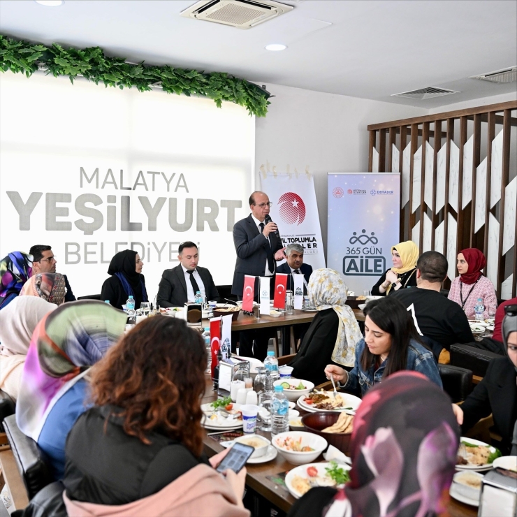 Yeşilyurt Belediyesi’nin Ev Sahipliği Yaptığı ‘aile Mentörlüğü’ Eğitim Programı Tamamlandı