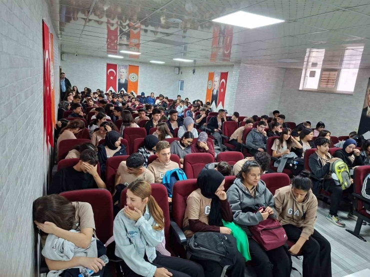 Öğrencilere Sağlıklı Yaşam Kültürü Eğitimi Verildi