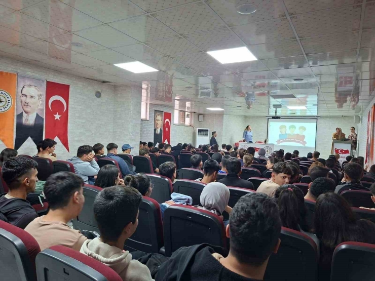 Öğrencilere Sağlıklı Yaşam Kültürü Eğitimi Verildi