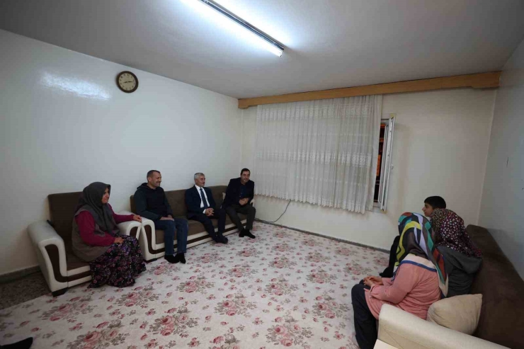 Başkan Tahmazoğlu’ndan Aile Ve Esnaf Ziyaretleri