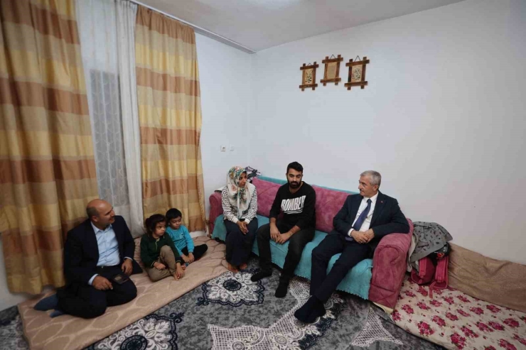 Başkan Tahmazoğlu’ndan Aile Ve Esnaf Ziyaretleri