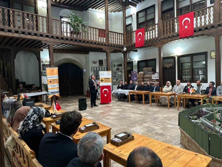 Fethi Gemuhluoğlu Memleketi Arapgir’de Anıldı