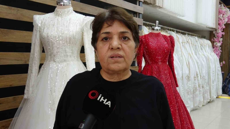 Depremlerde İki İş Yeri Yıkılan Kadın Pes Etmedi