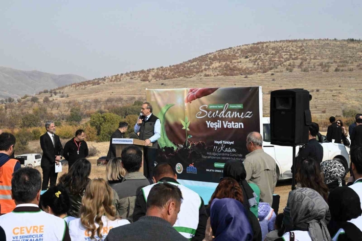Malatya’da 733 Bin Fidan Toprakla Buluştu