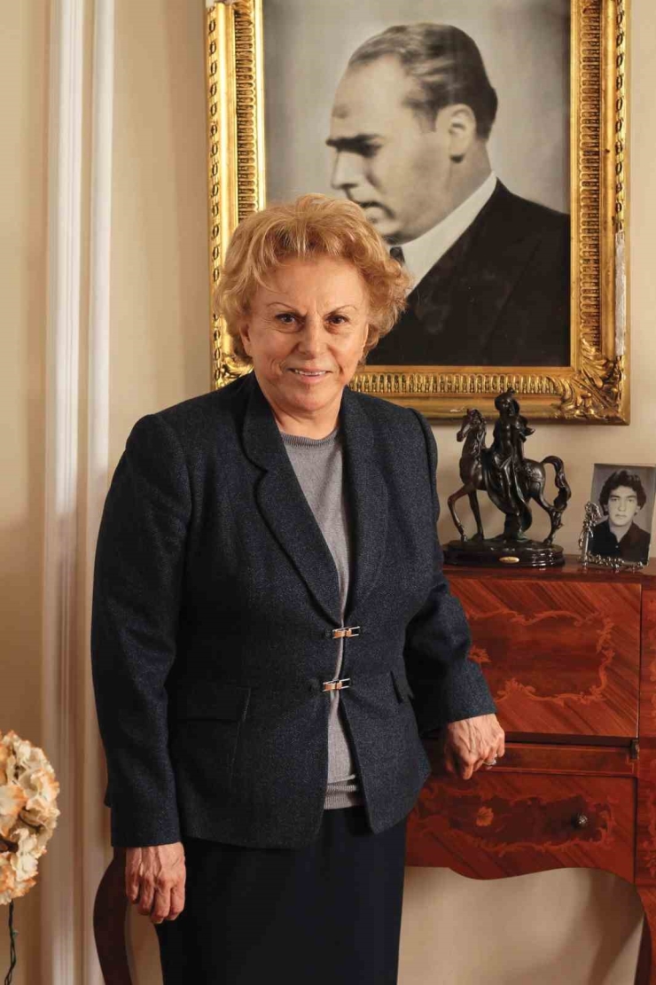 Ömrünü Eğitim Ve Kadınlara Adamış Cumhuriyet Çınarı Nüket Ersoy Vefat Etti