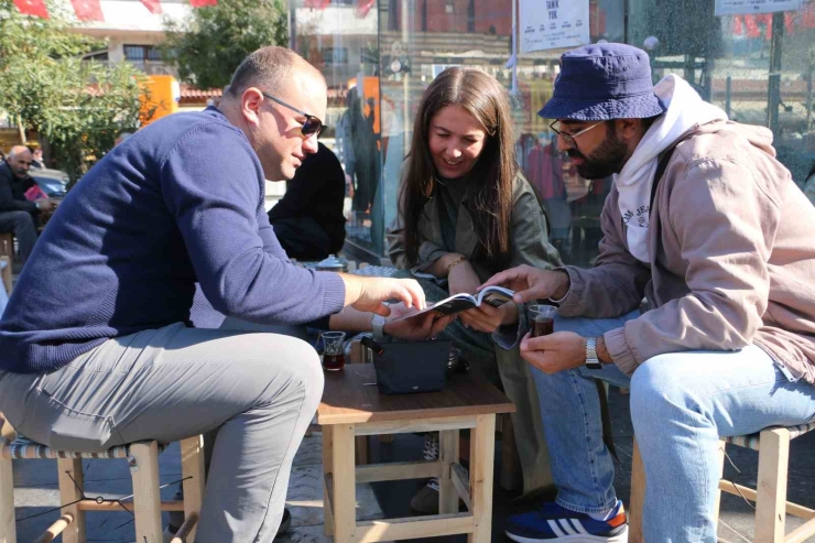 35 Yıllık Araçla Diyarbakır’ı Karış Karış Geziyorlar