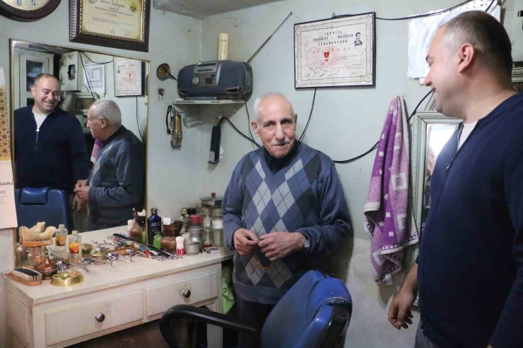 35 Yıllık Araçla Diyarbakır’ı Karış Karış Geziyorlar