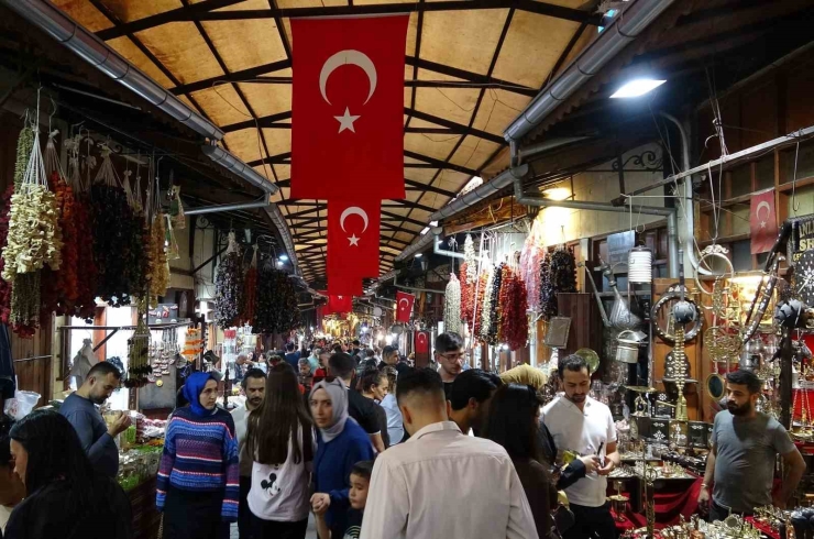 Gaziantep’in Tarihi Mekanlarında Adım Atacak Yer Kalmadı