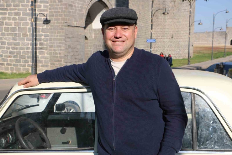 35 Yıllık Araçla Diyarbakır’ı Karış Karış Geziyorlar