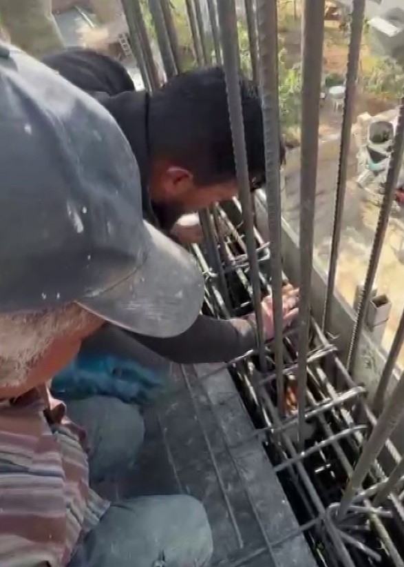 Kedi, Dökülen Betonun Altında Kalmaktan Son Anda Kurtarıldı