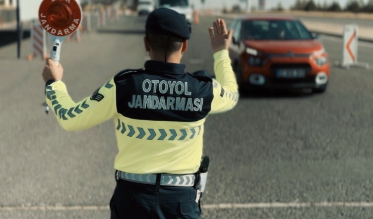 Gaziantep’te Jandarmadan Dron Destekli Trafik Denetimi