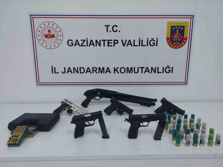 Gaziantep’te 29 Adet Ruhsatsız Silah Ele Geçirildi: 2 Şahıs Tutuklandı