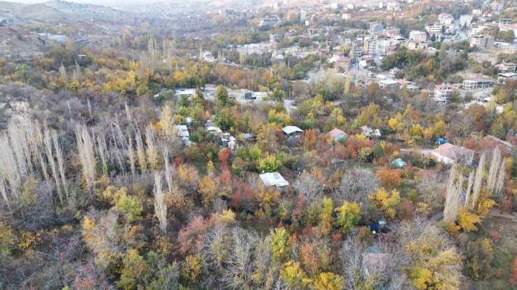 Yeşilyurt’ta Sonbaharda Kartpostallık Görüntüler Ortaya Çıktı