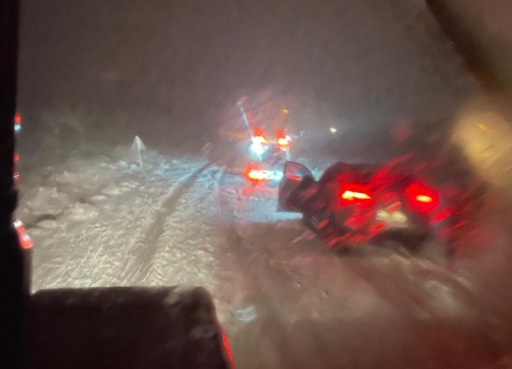 Malatya’da Yağış Sonrası Mahsur Kalan 33 Kişi Kurtarıldı