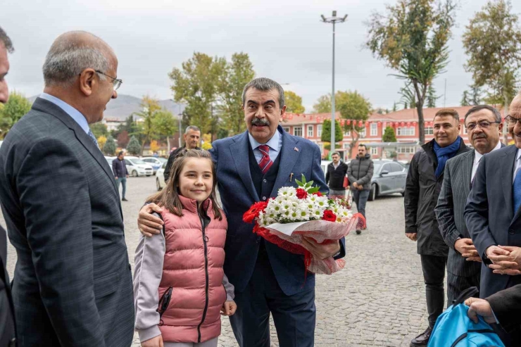 Millî Eğitim Bakanı Tekin, Malatya Büyükşehir Belediye Başkanı Er’i Ziyaret Etti