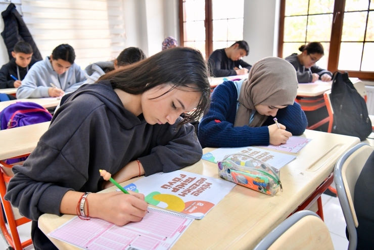 Yeşilyurt Belediyesi’nden Öğrencilere Ücretsiz Kurs Desteği