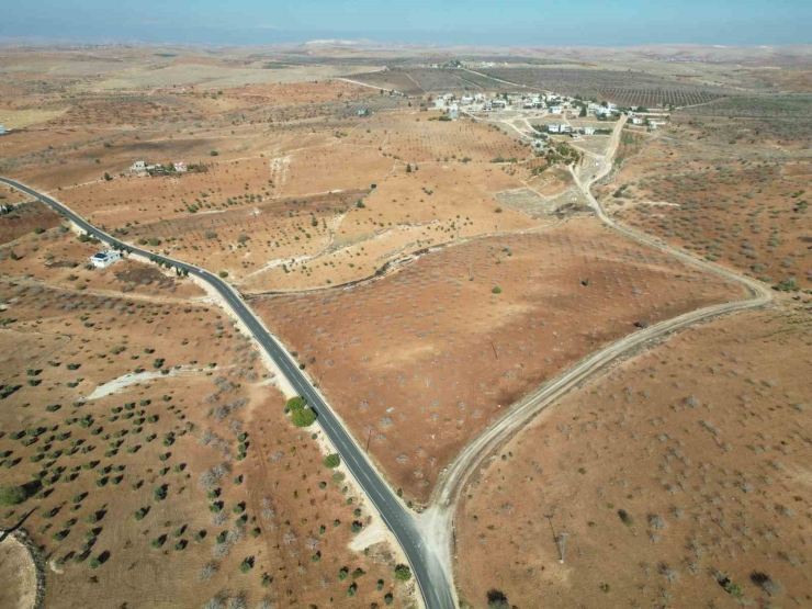 Bozova’da Deforme Olan Yol Yenileniyor