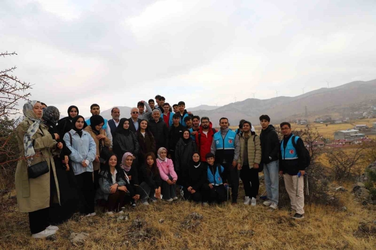 Dağların Zirvesinde Gençlik Buluşması